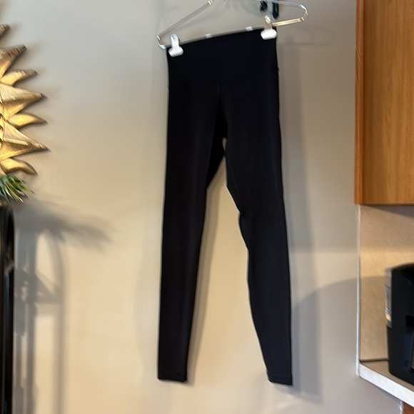 18. LULULEMON ALIGNS - Picture 4 of 8